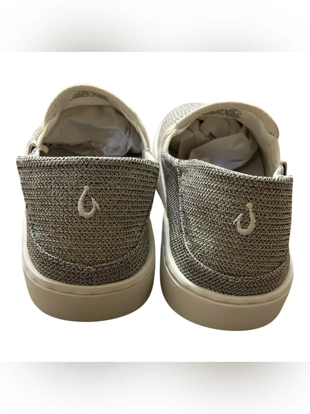 OluKai Slip-On Knit Loafers in Light Gray and Cream women 8 NWT